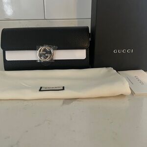 NWT black leather Gucci wallet